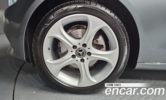 Mercedes-Benz C-Class 2018 — photo 5