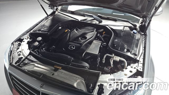 Mercedes-Benz C-Class 2018 — photo 6