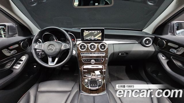 Mercedes-Benz C-Class 2018 — photo 10