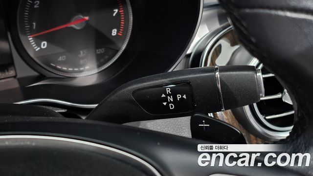 Mercedes-Benz C-Class 2018 — photo 12