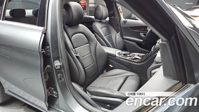Mercedes-Benz C-Class 2018 — photo 13