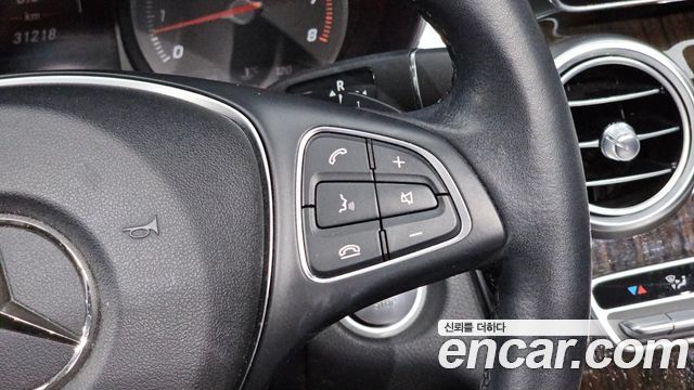 Mercedes-Benz C-Class 2018 — photo 22