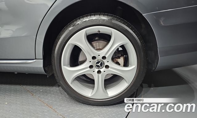 Mercedes-Benz C-Class 2018 — photo 7