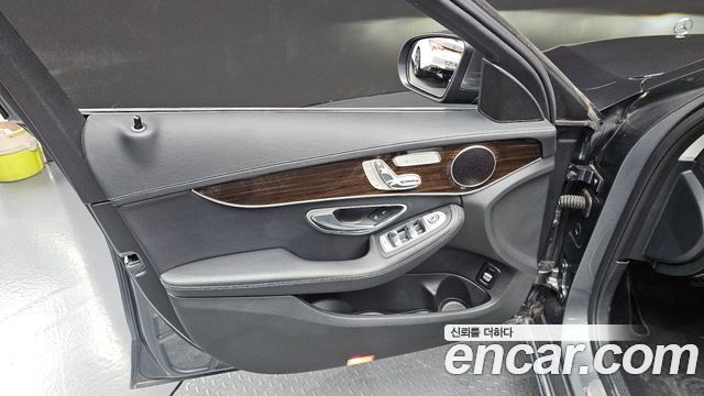 Mercedes-Benz C-Class 2018 — photo 14