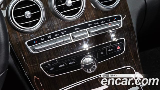 Mercedes-Benz C-Class 2018 — photo 27