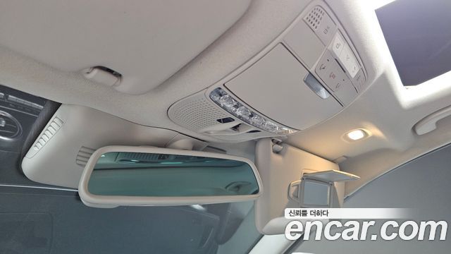 Mercedes-Benz C-Class 2018 — photo 29