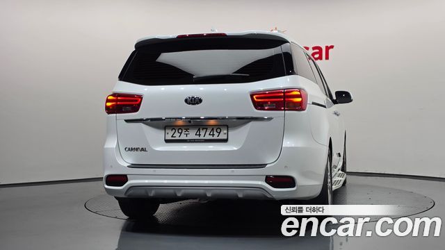 Kia Canival 2019 — photo 4