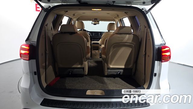 Kia Canival 2019 — photo 22