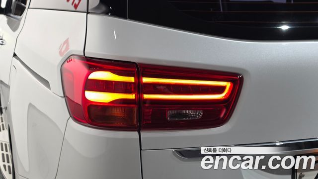 Kia Canival 2019 — photo 9