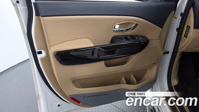 Kia Canival 2019 — photo 14