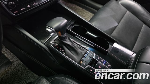 Kia K7 2017 — photo 12