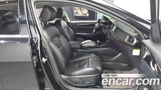 Kia K7 2017 — photo 17