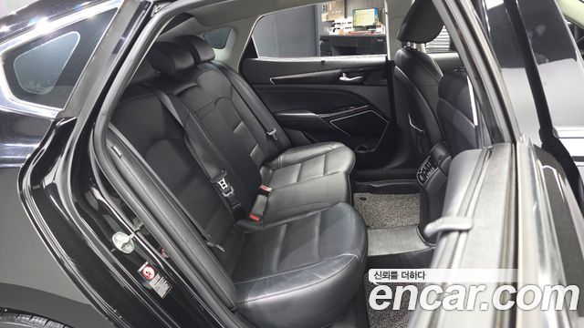 Kia K7 2017 — photo 18