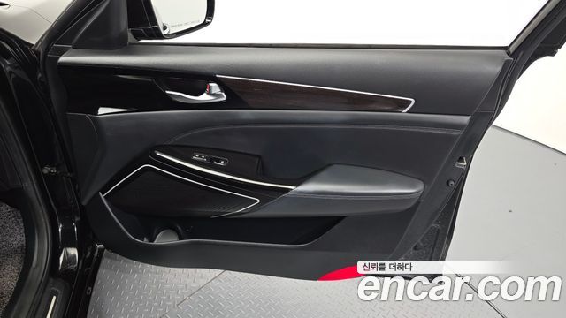 Kia K7 2017 — photo 14
