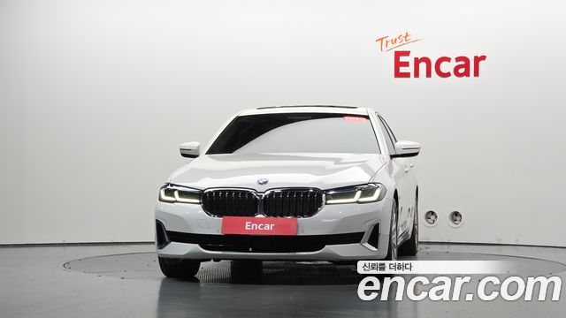 BMW 5-Series 2022 — photo 3