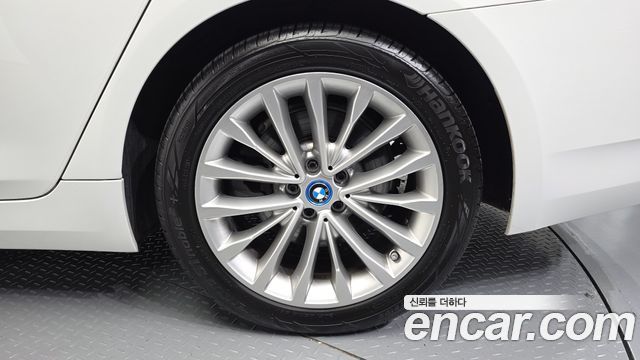 BMW 5-Series 2022 — photo 5