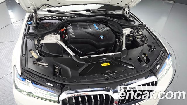 BMW 5-Series 2022 — photo 6