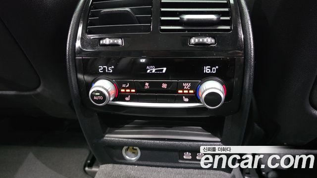BMW 5-Series 2022 — photo 27