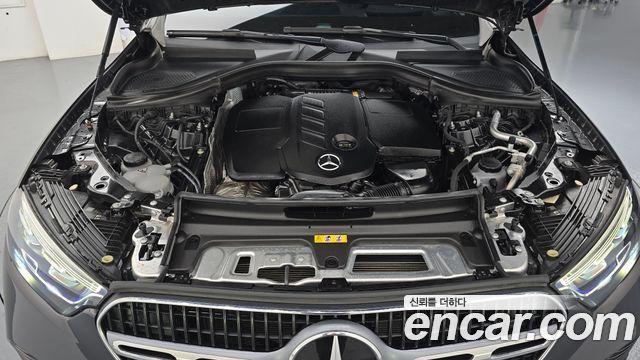 Mercedes-Benz GLC-Class 2023 — photo 6