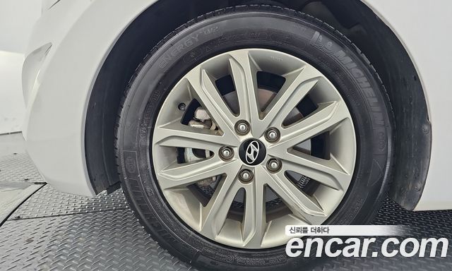 Hyundai AVANTE 2014 — photo 5