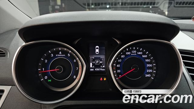 Hyundai AVANTE 2014 — photo 11