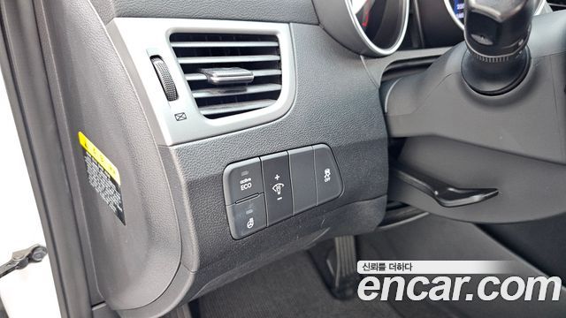 Hyundai AVANTE 2014 — photo 22