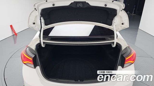 Hyundai AVANTE 2014 — photo 26