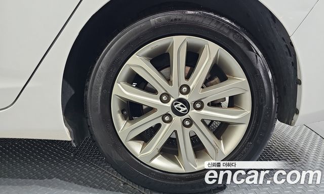 Hyundai AVANTE 2014 — photo 7