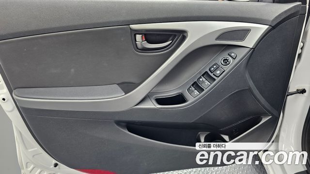 Hyundai AVANTE 2014 — photo 14