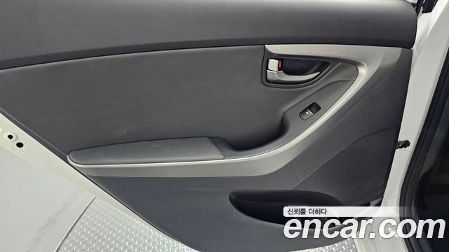 Hyundai AVANTE 2014 — photo 15