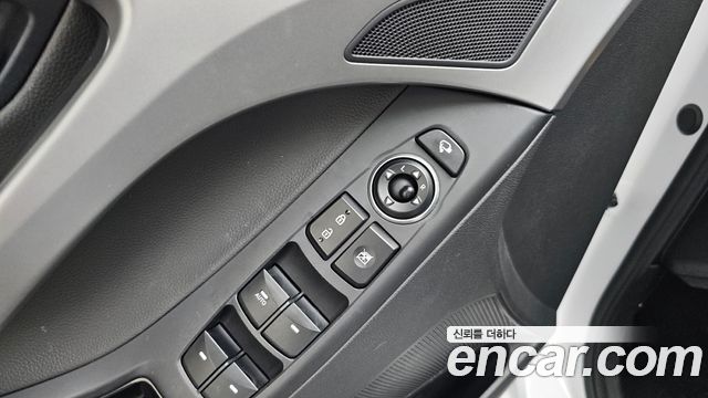 Hyundai AVANTE 2014 — photo 27