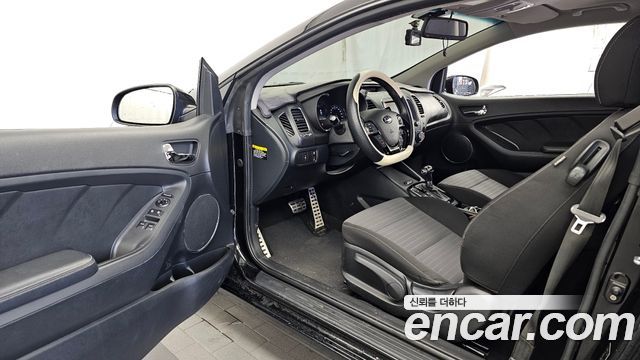 Kia K3 2017 — photo 10