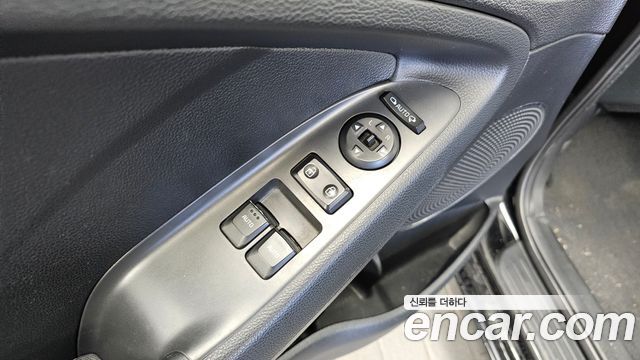 Kia K3 2017 — photo 19