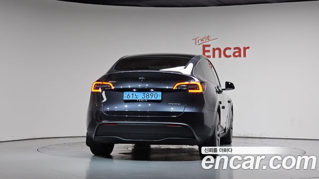 Tesla Model Y 2024 — photo 4
