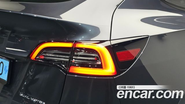 Tesla Model Y 2024 — photo 9