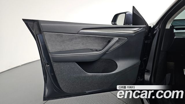 Tesla Model Y 2024 — photo 14