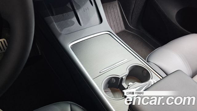 Tesla Model Y 2024 — photo 29