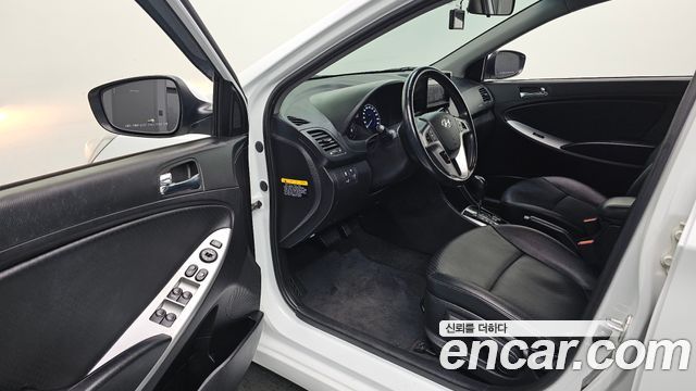Hyundai Accent 2015 — photo 10
