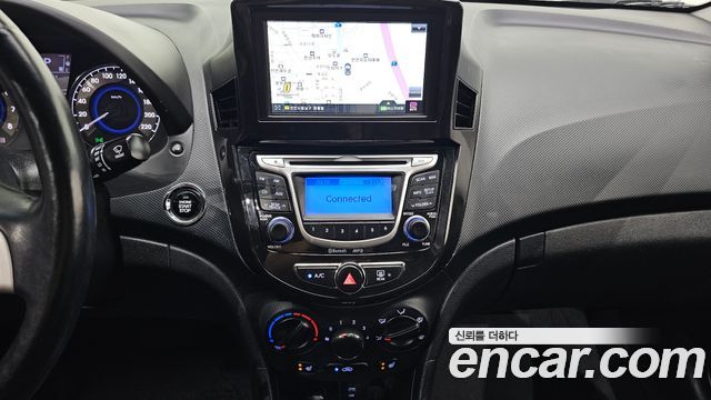 Hyundai Accent 2015 — photo 16