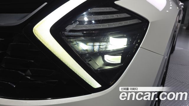 Kia Sportage 2023 — photo 8