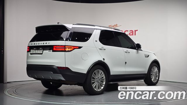 Land Rover Discovery 2019 — photo 2