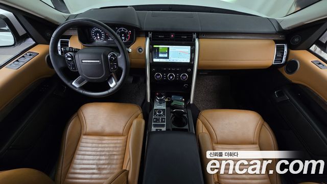 Land Rover Discovery 2019 — photo 10