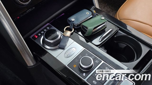 Land Rover Discovery 2019 — photo 12