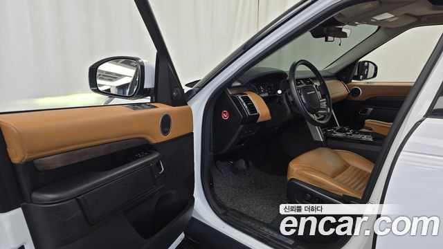 Land Rover Discovery 2019 — photo 13
