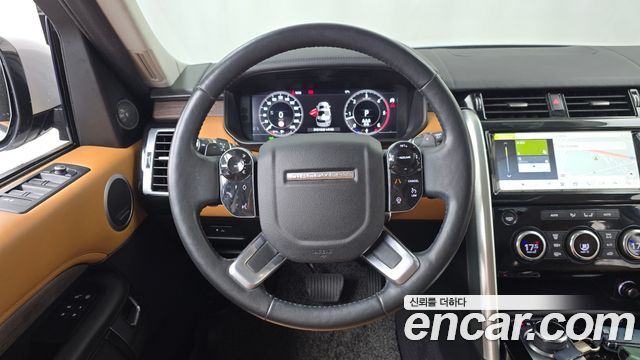 Land Rover Discovery 2019 — photo 18