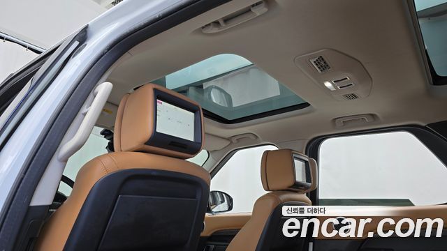 Land Rover Discovery 2019 — photo 22