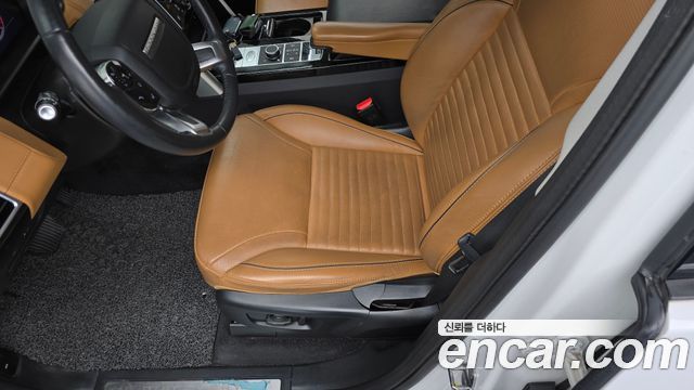 Land Rover Discovery 2019 — photo 25