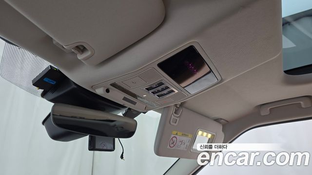 Land Rover Discovery 2019 — photo 26
