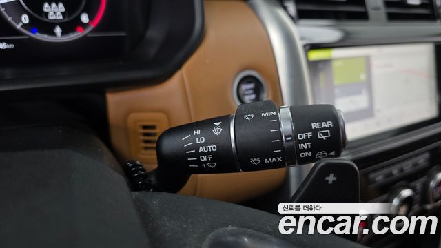 Land Rover Discovery 2019 — photo 29