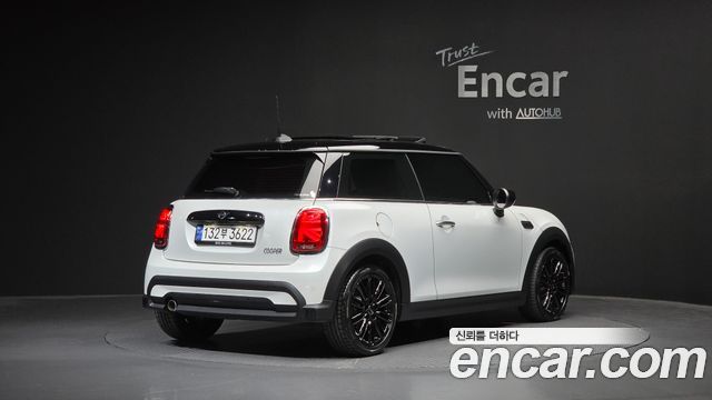 Mini Cooper 2024 — photo 2